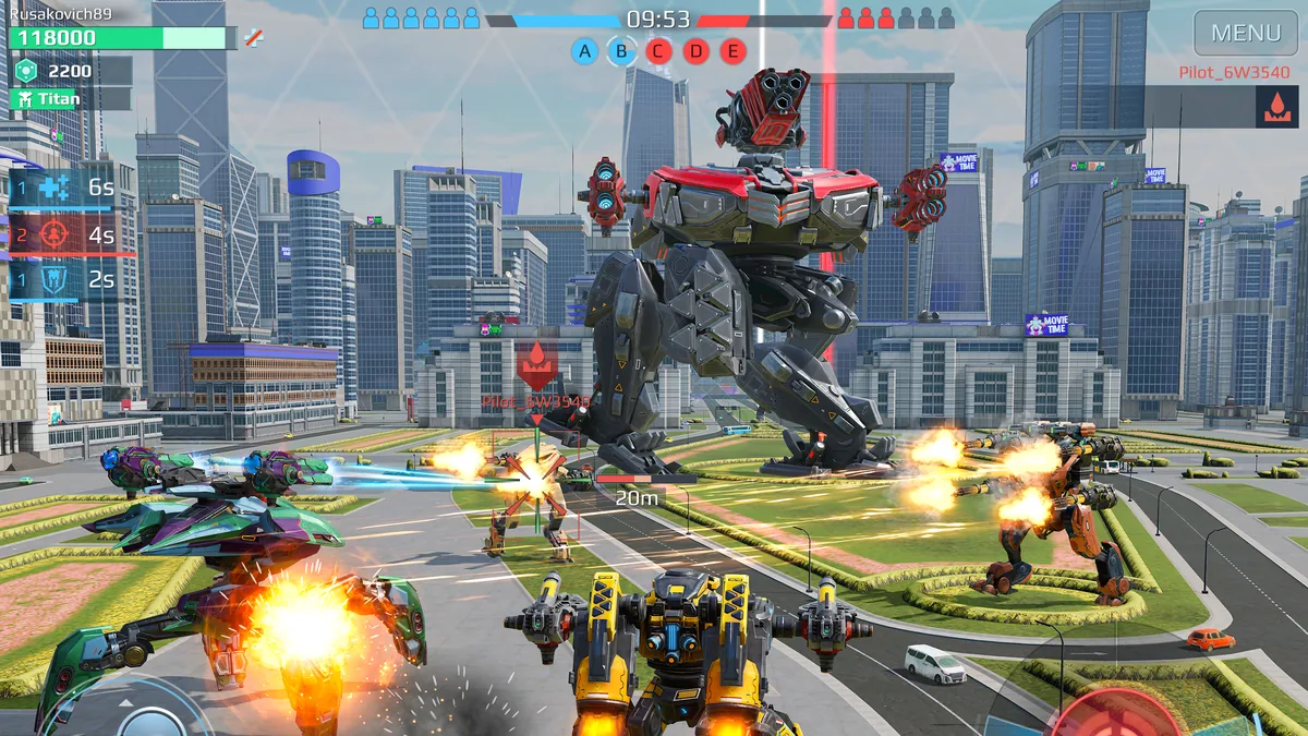 War Robots: Gefecht zwischen Kampfrobotern auf einer Stadtkarte mit Teamanzeige und Rundentimer
